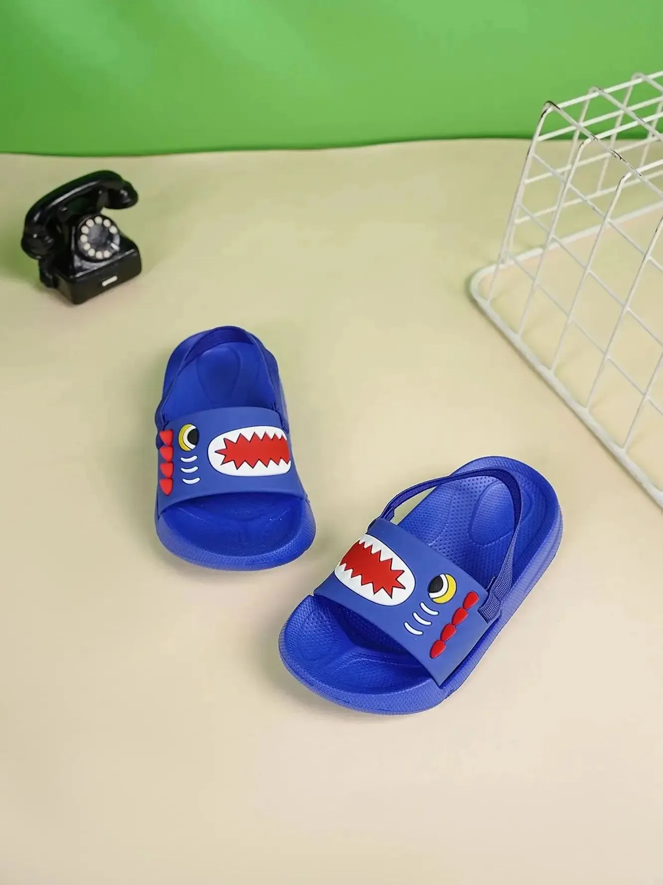 Children's and Boys' Soft Soled Perforated Shoes Are Comfortable, Casual, Breathable, Lightweight, and Non Slip Perforated Shoes