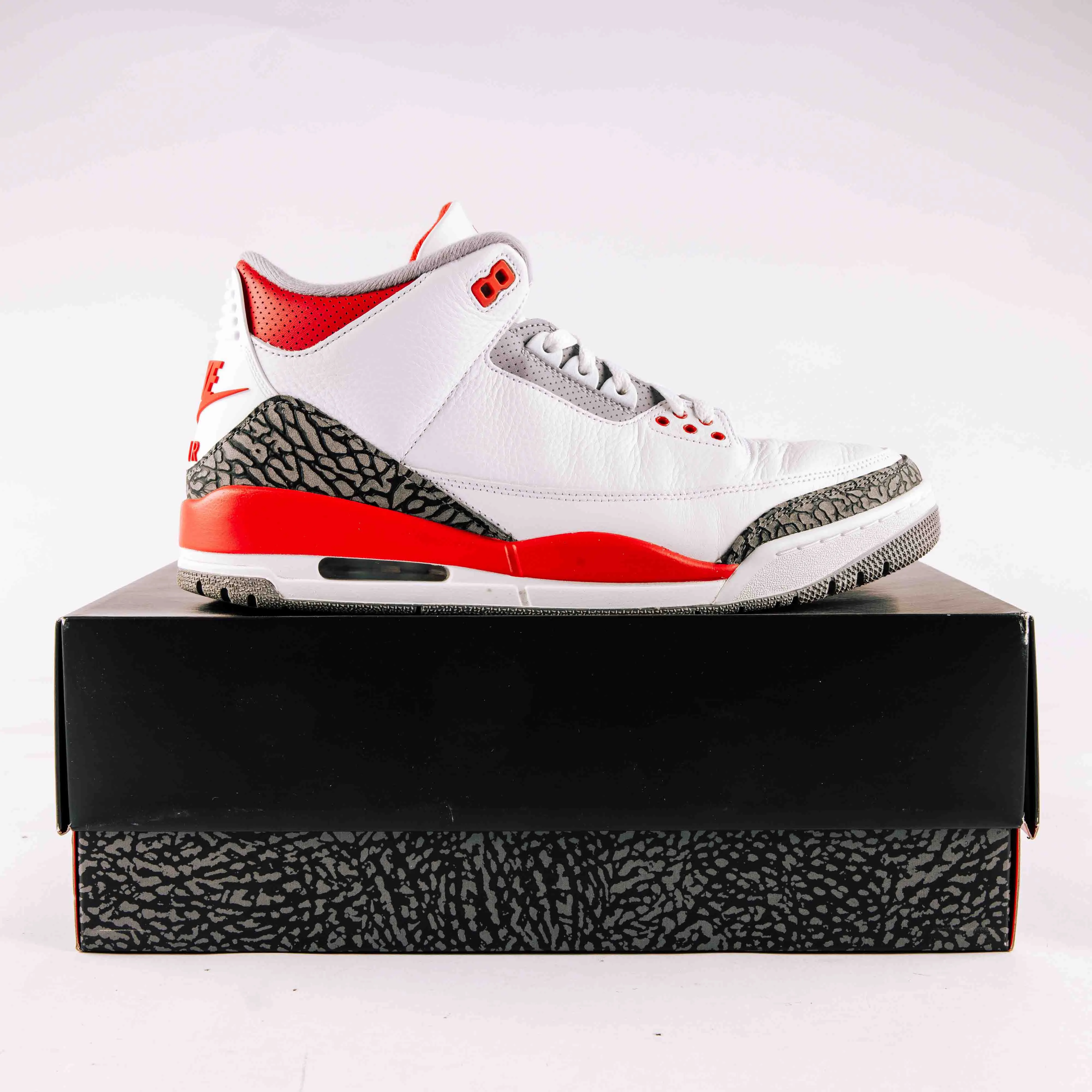 Jordan 3 Retro Fire Red (2022) - Used - 0822